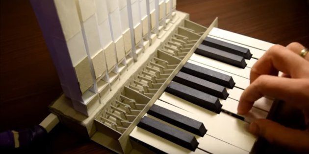 Aliaksei Zholner a créé un orgue miniature seulement à partir de deux planches de