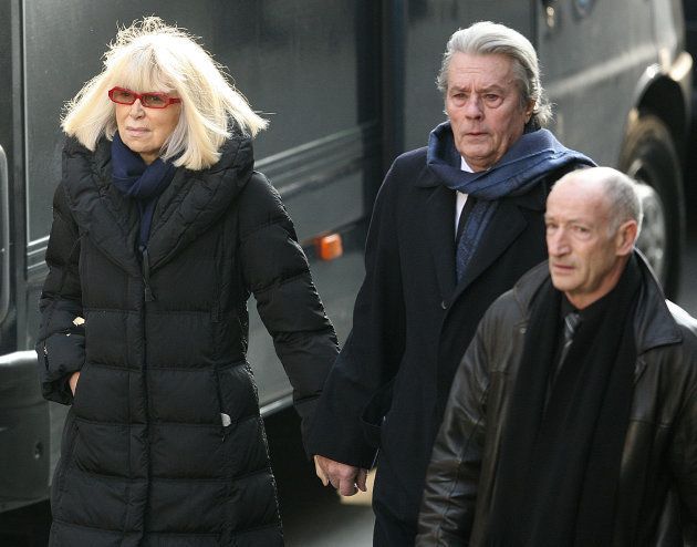 Mireille Darc et Alain Delon, le modèle du couple resté ...