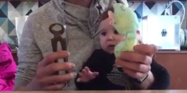 La Preuve Eclatante En Video Que Bebe Prefere Les Objets Du Quotidien Aux Jouets Le Huffington Post Life La Preuve Eclatante En Video Que Bebe Prefere Les Objets Du Quotidien Aux Jouets Le Huffington Post Life