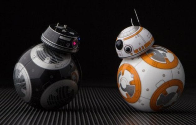 Star Wars 8 Les Derniers Jedi Un Jouet 9e A Fait Son Apparition Et Pourrait Vouloir Dire Beaucoup Pour Le Prochain Film Le Huffpost