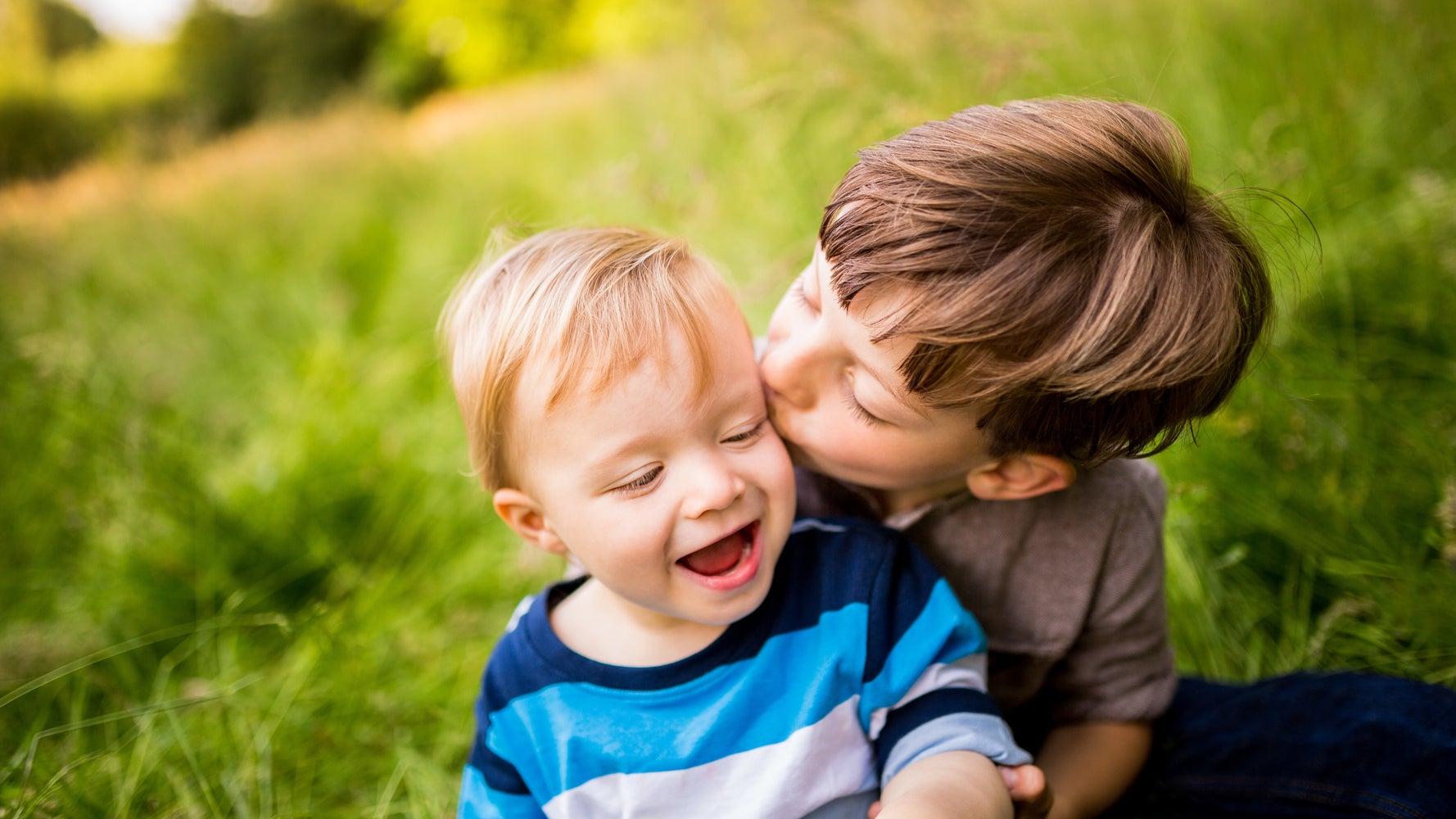 la-naissance-de-son-petit-fr-re-a-transform-mon-fils-a-n-le