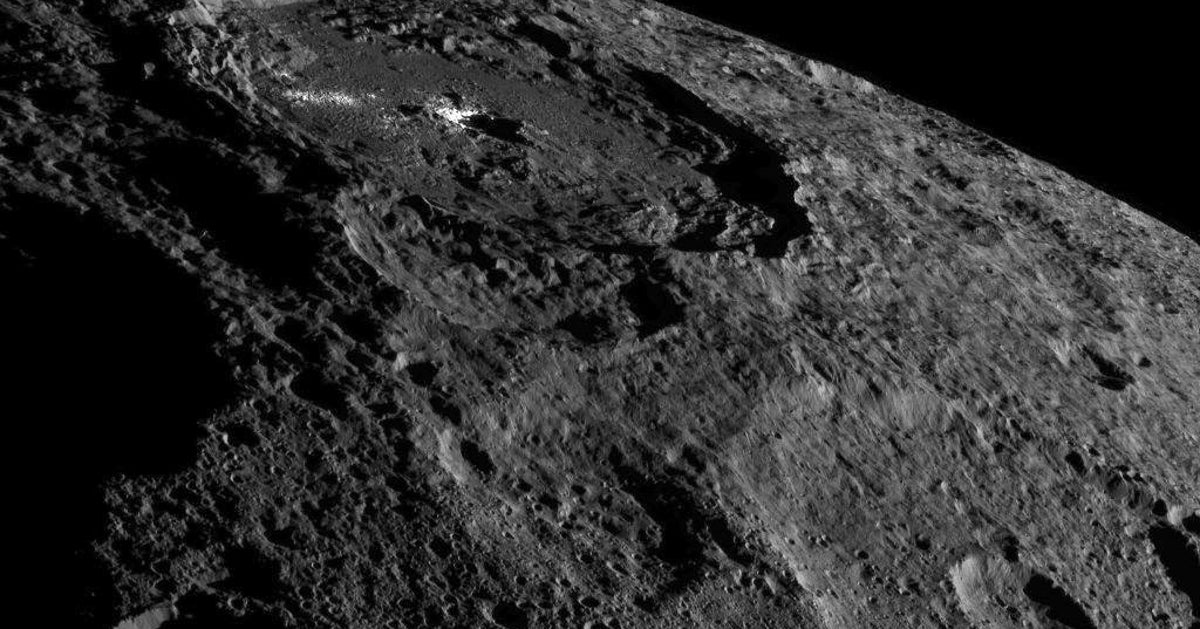 La Lune Est Belle N'est-ce Pas Ceci n'est pas une photo de la Lune | Le HuffPost