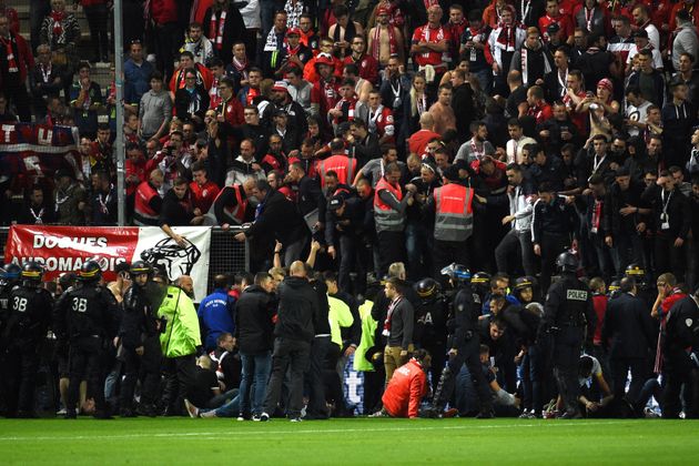 Amiens-LOSC en Ligue 1: 29 blessés dont 5 graves après l'effondrement d'une barrière dans une