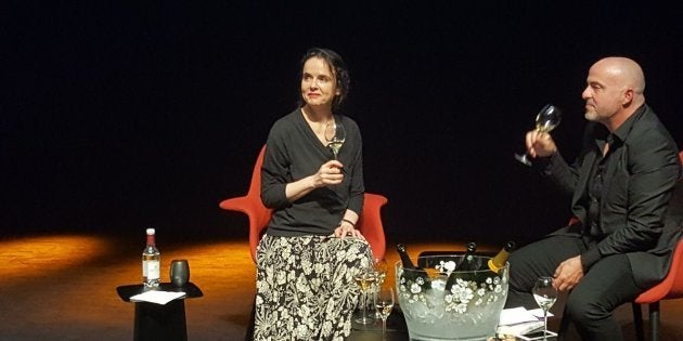 Cinq Citations Sur Le Champagne Que Seule Amelie Nothomb Pouvait Sortir Le Huffington Post Life Cinq Citations Sur Le Champagne Que Seule Amelie Nothomb Pouvait Sortir Le Huffington Post Life