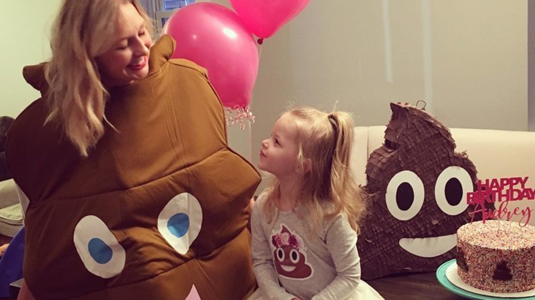 Cette Petite Fille Voulait Une Fete D Anniversaire Sur Le Theme Du Caca Ses Parents Ont Exauce Son Vœu Le Huffington Post Life