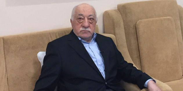 Qui est Fethullah Gülen - ici le 18 juillet 2016 - l'imam que la Turquie accuse d'être derrière l'assassinat...