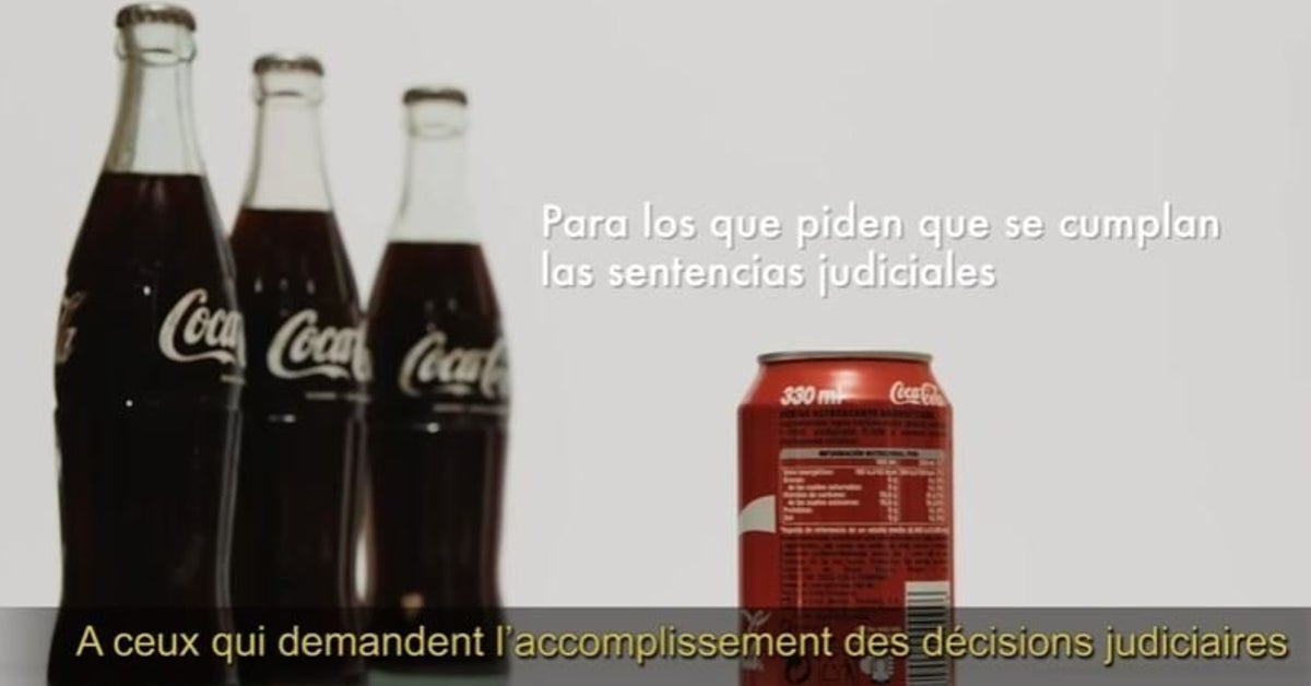 Des Ouvrieres En Espagne Detournent Les Pubs De Noel Coca Cola Pour Denoncer Leurs Conditions De Travail Le Huffpost Des Ouvrieres En Espagne Detournent Les Pubs De Noel Coca Cola Pour Denoncer Leurs Conditions De Travail Le Huffpost