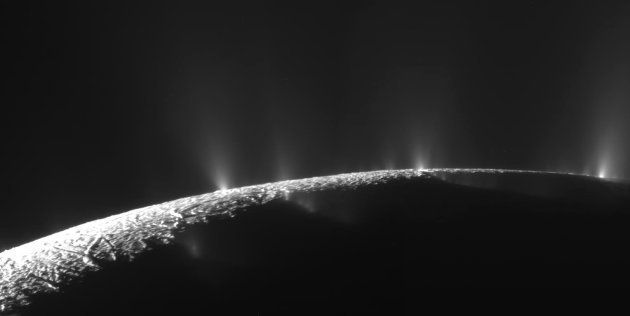 La sonde Cassini a fait des photos et découvertes incroyables autour de
