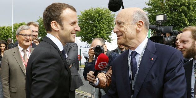 Emmanuel Macron rencontrant Alain Juppé en