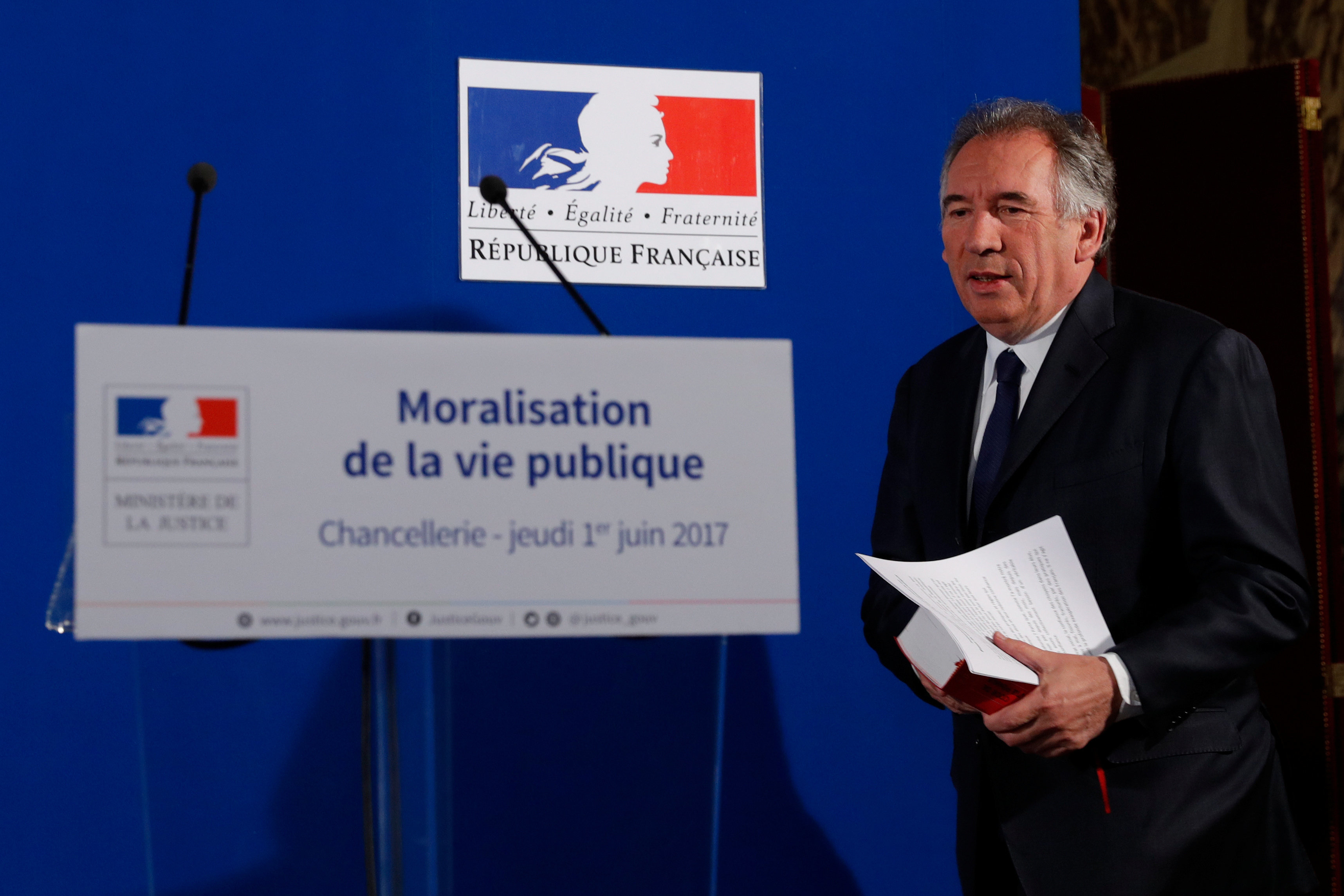 François Bayrou Annonce La Création D'une "banque De La Démocratie ...