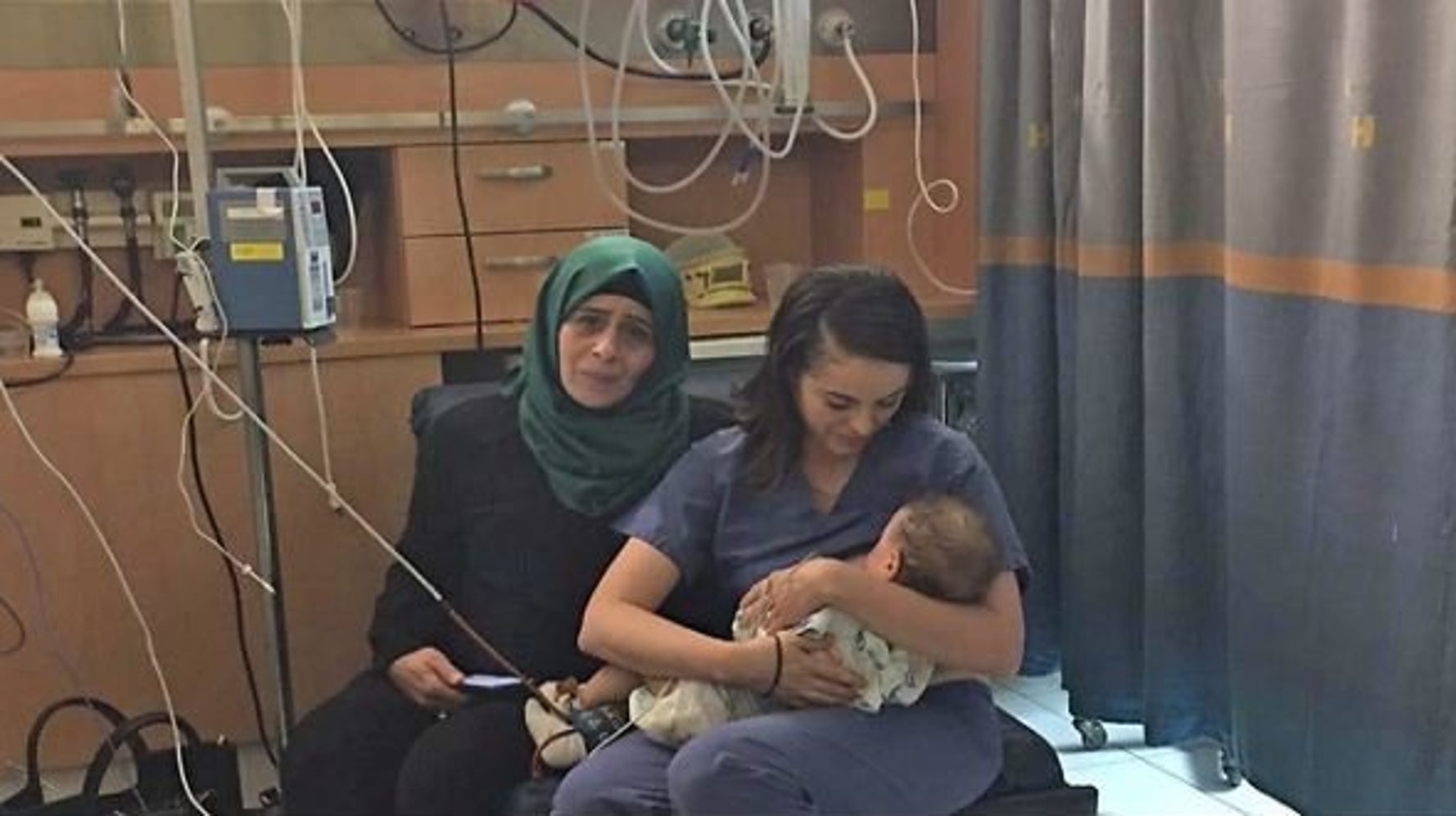 Cette Infirmiere Israelienne A Allaite Un Bebe Palestinien Pour Le Sauver Le Huffington Post Ca Marche