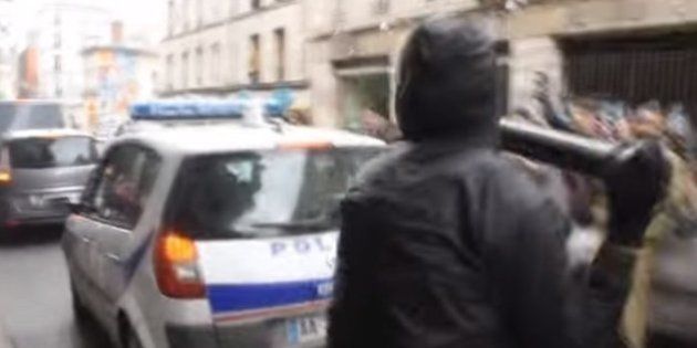 Voiture de police incendiée à Paris: 4 hommes mis en examen pour tentative de