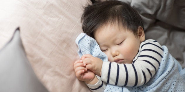 Laisser Pleurer Son Bebe Ou Non C Est Aux Parents De Decider Le Huffington Post Life