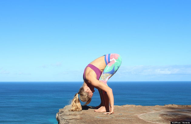 PHOTOS. 11 postures de yoga pour débutant que tous croient connaître (mais exécutent peut-être