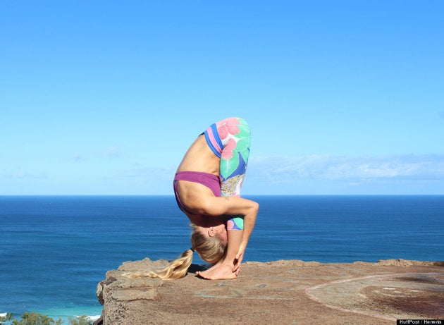 PHOTOS. 11 postures de yoga pour débutant que tous croient connaître (mais exécutent peut-être