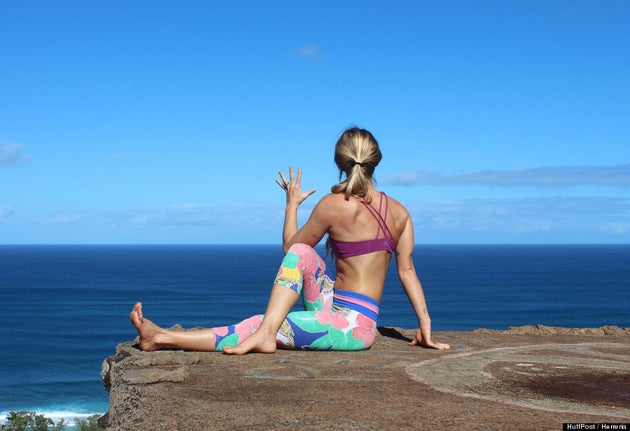 PHOTOS. 11 postures de yoga pour débutant que tous croient connaître (mais exécutent peut-être