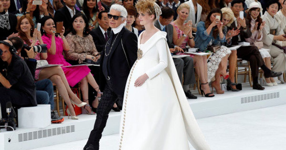 Photos Au Défilé Chanel Une Robe De Mariée Pour Femme