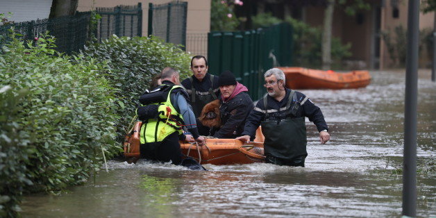 Les Inondations Ont Fait Au Moins Quatre Morts Et 24 Blessés | Le HuffPost