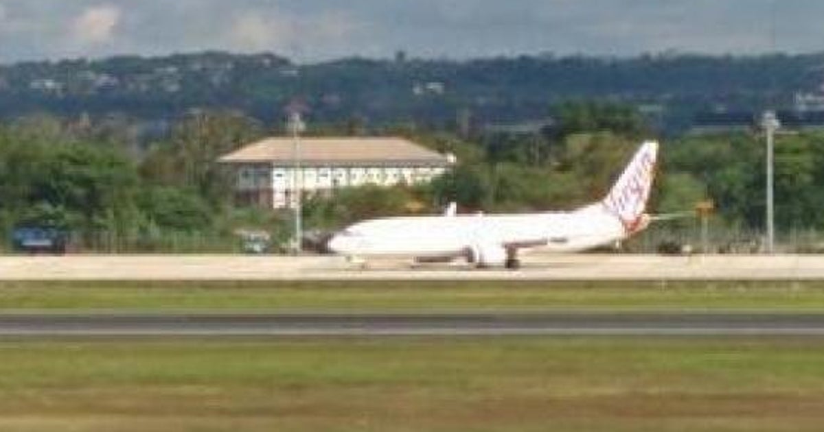 PHOTO Un passager ivre contraint un avion  venu d 