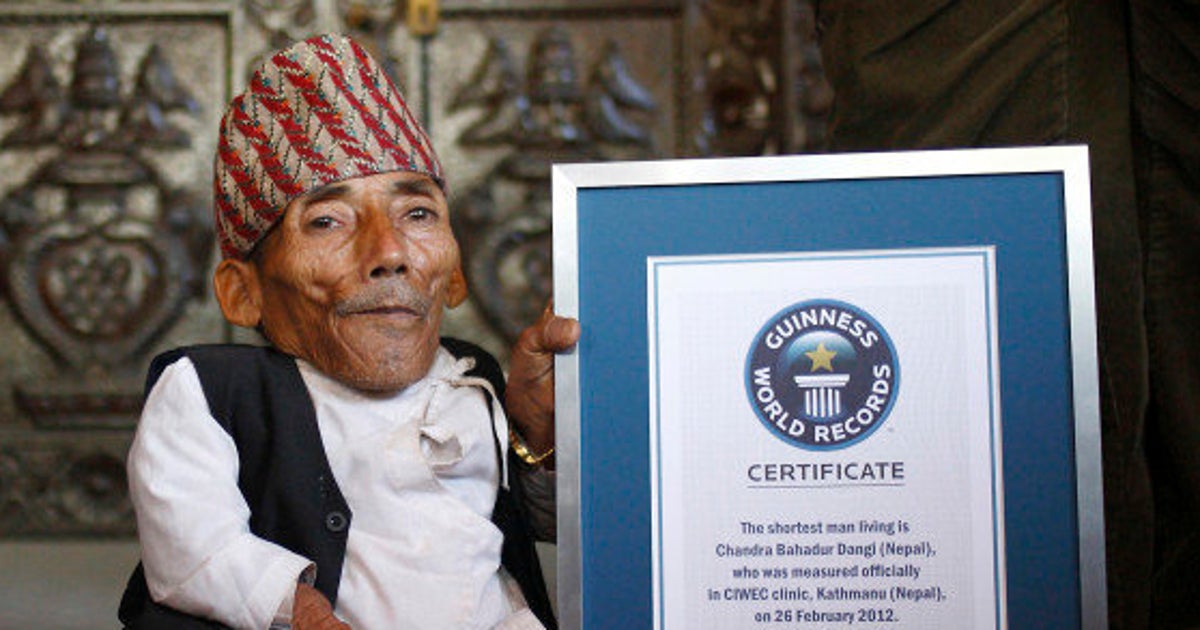Quel Est L Homme Le Plus Petit Du Monde PHOTOS. Chandra Dangi, l'homme le plus petit du monde, est mort | Le