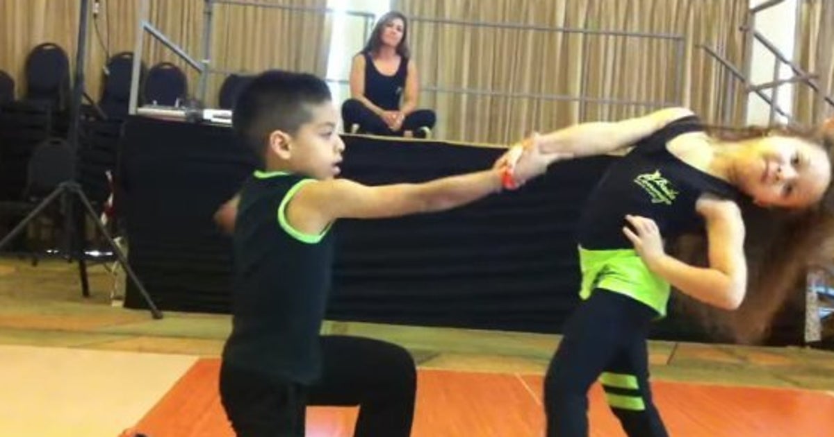 Video Ces Enfants Vont Vous Bluffer En Dansant La Salsa Comme Des Professionnels Le Huffpost