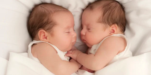 Les Phrases A Ne Pas Dire A Des Parents De Jumeaux Le Huffington Post Life Les Phrases A Ne Pas Dire A Des Parents De Jumeaux Le Huffington Post Life