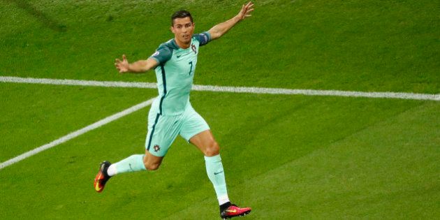 Portugal Pays De Galles Revivez La Premiere Demi Finale De L Euro 2016 Le Huffpost