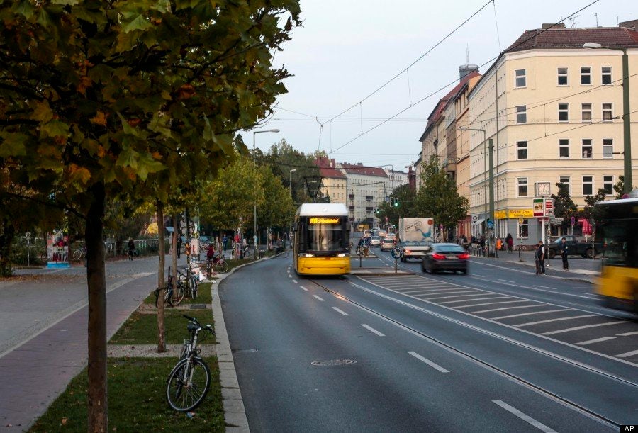 Chute du mur  de  Berlin  red couvrez la ville avant et 