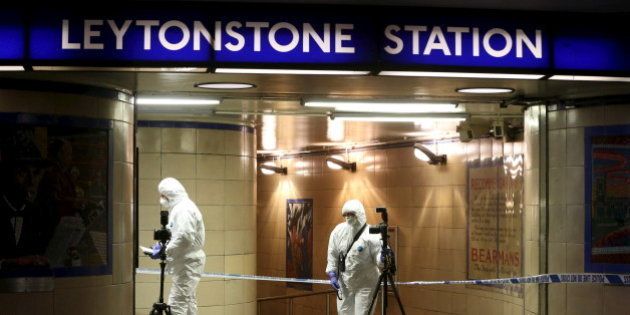 Attaque au couteau dans le métro de Londres, l'antiterrorisme saisi de