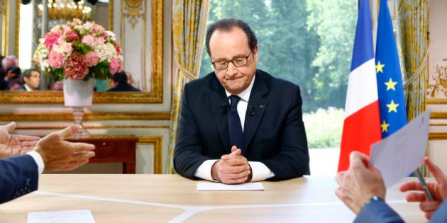 Entre Macron et son coiffeur, Hollande tente de restaurer 