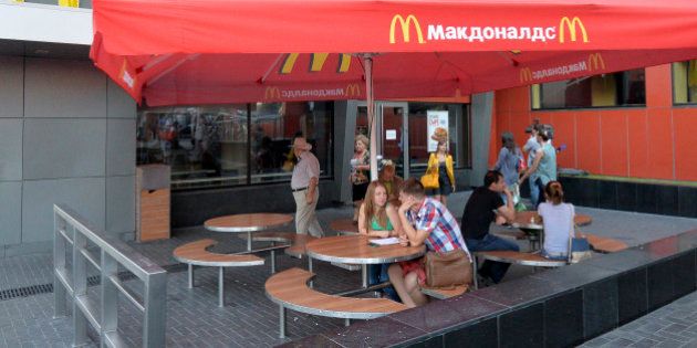McDonald's: la Russie suspend les activités de quatre établissements à ...