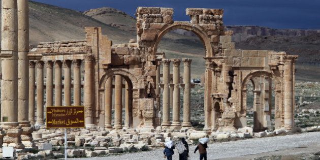 Palmyre : Daech détruit l'Arc de Triomphe de la cité