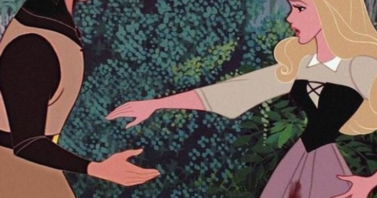 Photos Les Princesses Disney Ont Leurs Règles Et Tentent De Démontrer