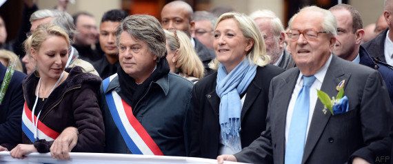 Défilé FN du 1er mai: Jean-Marie Le Pen assure qu'il ira, sa fille veut le priver de