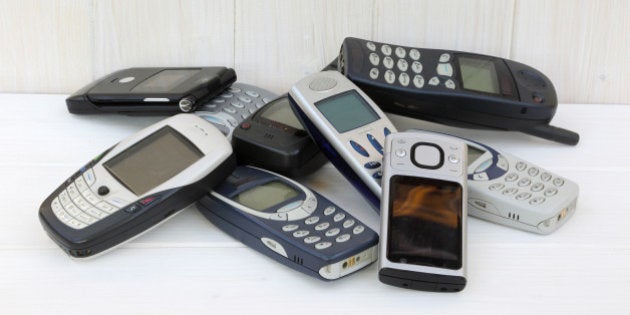 Motorola, le clap de fin ? Le Star-tac, modèle emblématique renait de ses  cendres - Histoire et évolution des téléphones cellulaires vintage.  Collection de téléphones portables ...