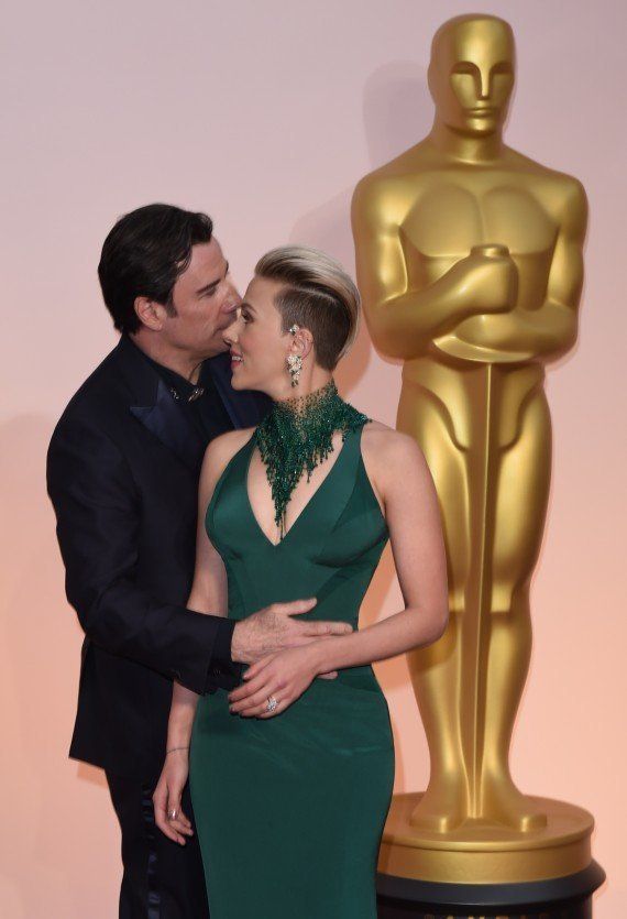 Photos John Travolta Aux Oscars 2015 Son Baiser à Scarlett Johansson A Fait Réagir Les 0796