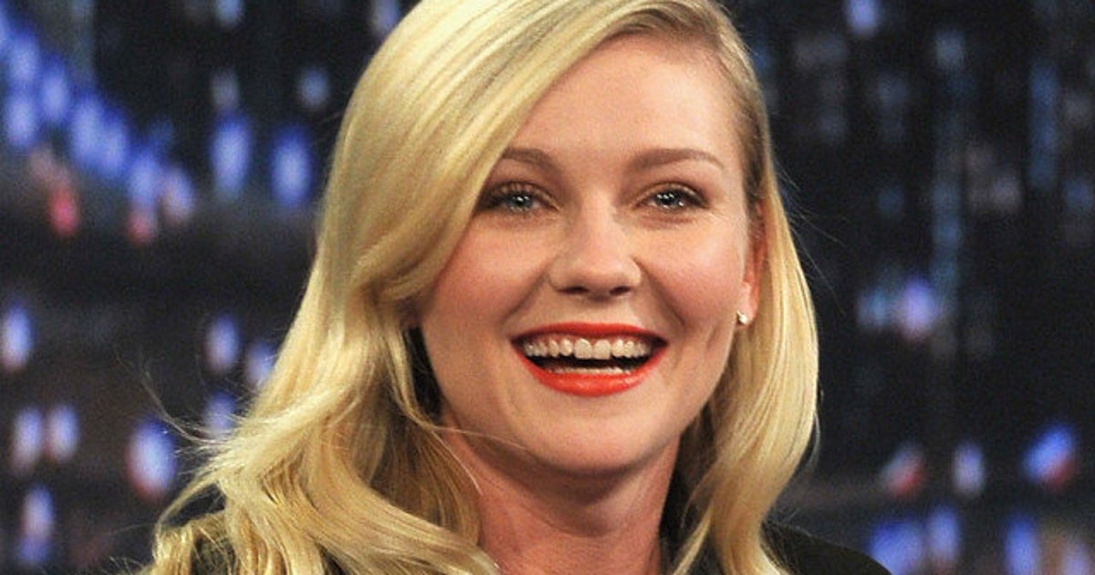 Kirsten Dunst Entretien Avec Un Vampire VIDÉOS. Kirsten Dunst raconte son baiser avec Brad Pitt dans "Entretien