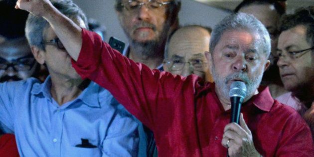 Suspendu du gouvernement brésilien, Lula manifeste en soutien à Dilma
