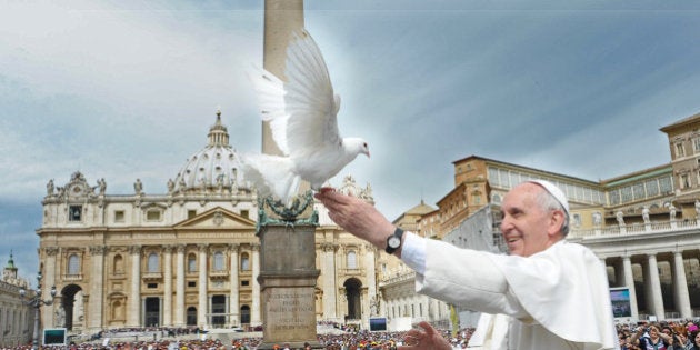 Le Pape Francois Entrouvre Les Portes Du Paradis Aux Chiens Et A Toutes Les Creatures De Dieu Le Huffpost