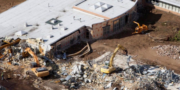 USA D molition De L cole Sandy Hook De Newtown O 20 Enfants Ont t Tu s En 2012 Le HuffPost