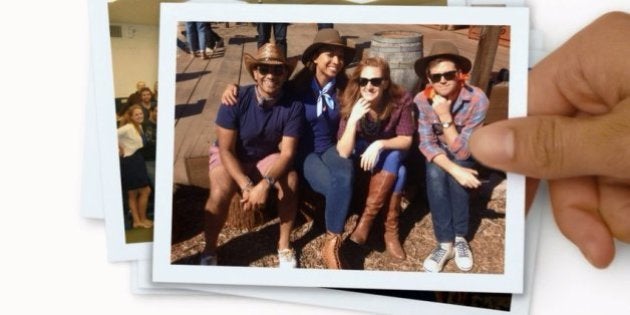 Facebook Lance Les Videos Journee Des Amis Pour Celebrer L Amitie Le Huffpost Facebook Lance Les Videos Journee Des Amis Pour Celebrer L Amitie Le Huffpost