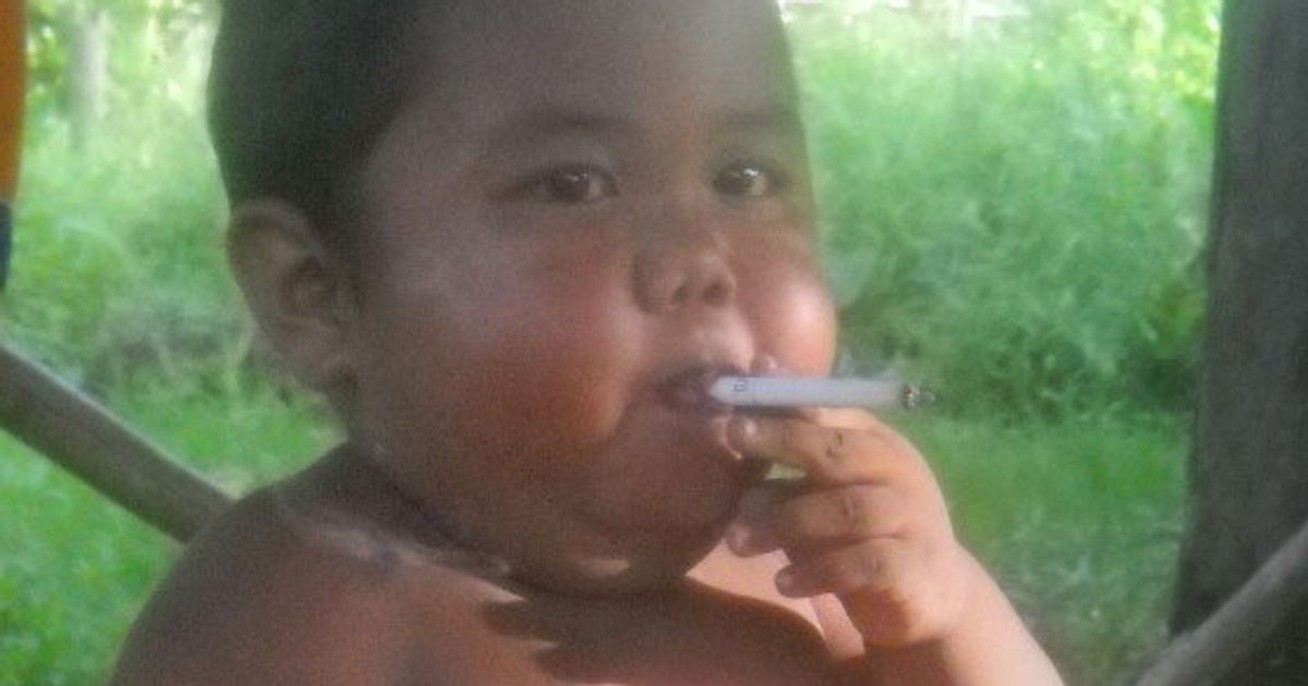 Cet Enfant De 5 Ans A Arrete De Fumer 40 Cigarettes Par Jour Mais Est Desormais Obese Le Huffpost