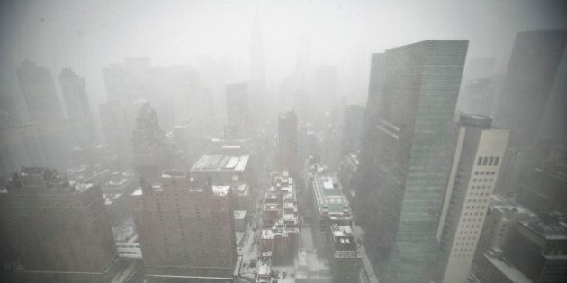 PHOTOS. Le blizzard à New York oblige la ville à tourner au
