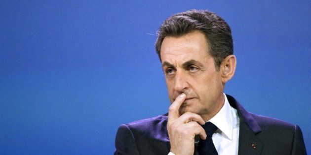 Si Sarkozy veut s'immiscer dans la crise de l'UMP, il doit suspendre sa présence au Conseil constitutionnel,...