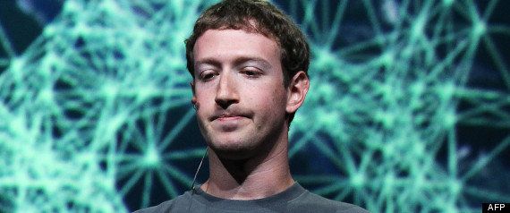 Bourse: Facebook chute encore, pluie de critiques sur l'entrée en Bourse