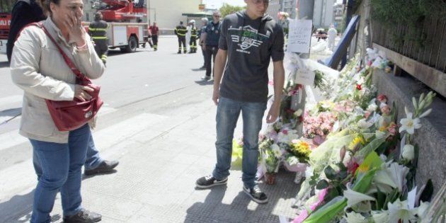 Émotion après l'attentat en Italie: un acte isolé et fou, hypothèse 
