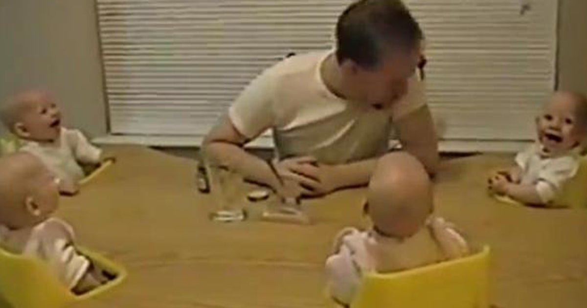 Video Ces Bebes Quadruples Sont Pris D Un Fou Rire Au Meme Moment Le Huffpost Video Ces Bebes Quadruples Sont Pris D Un Fou Rire Au Meme Moment Le Huffpost