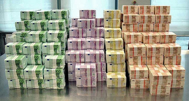 Mille Milliards D Euros Par An Le Vrai Cout De La Fraude Fiscale Pour L Europe Le Huffpost