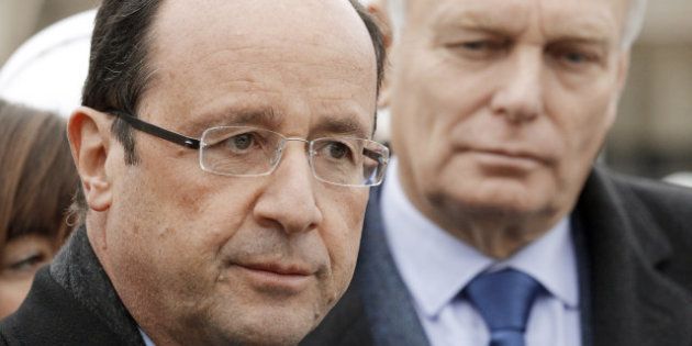 Popularité: Hollande en chute libre dans deux