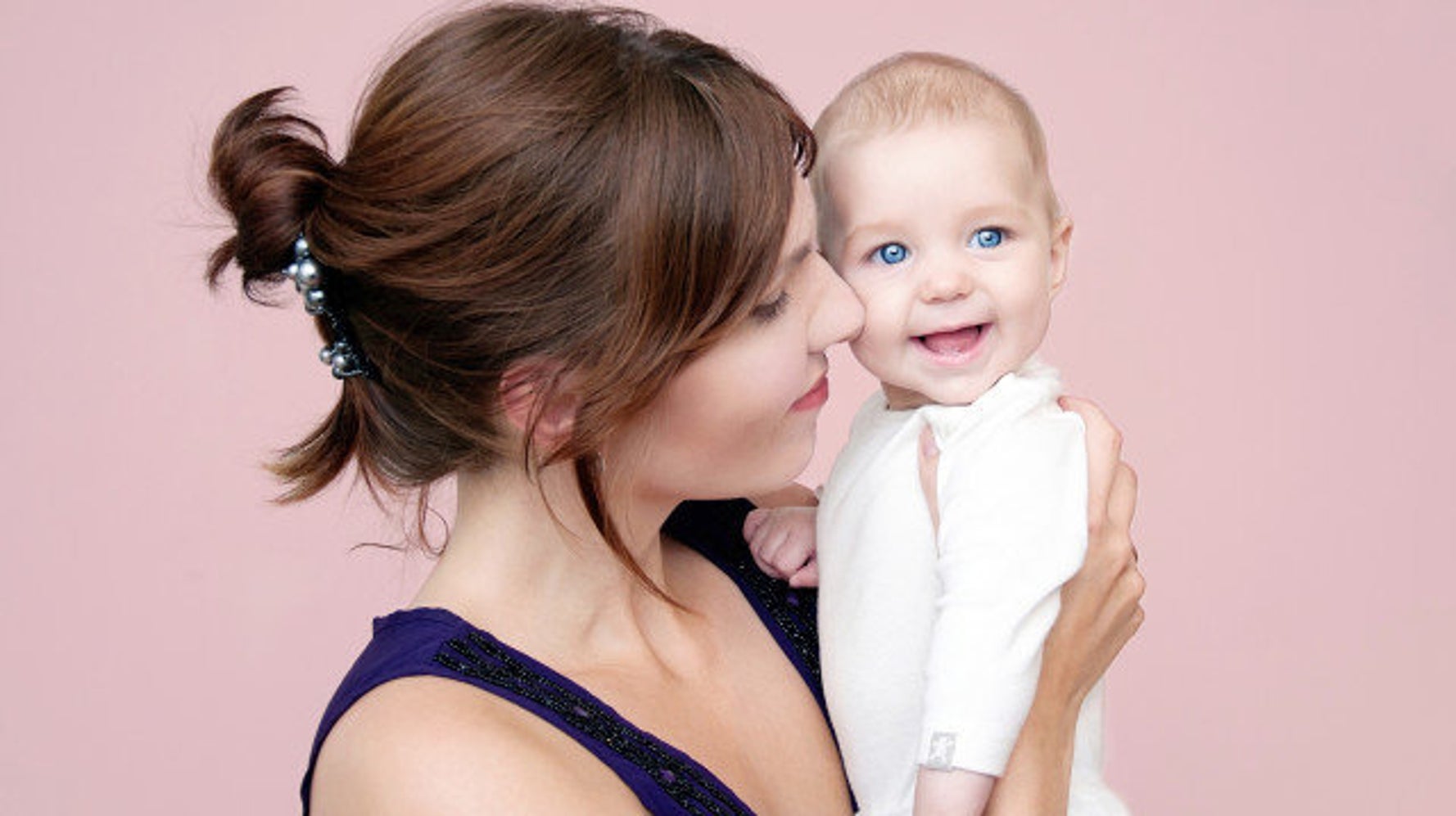 Etude Les Francaises Ont Leur Premier Enfant A 28 Ans L Age De La Maternite Ne Cesse De Reculer Le Huffington Post Life Etude Les Francaises Ont Leur Premier Enfant A 28 Ans L Age De La Maternite Ne Cesse De Reculer Le Huffington Post Life